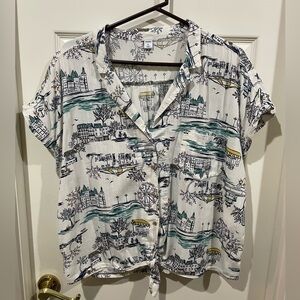 Old Navy Cream and Blue Teal Novelty Print Button-Up Shirt